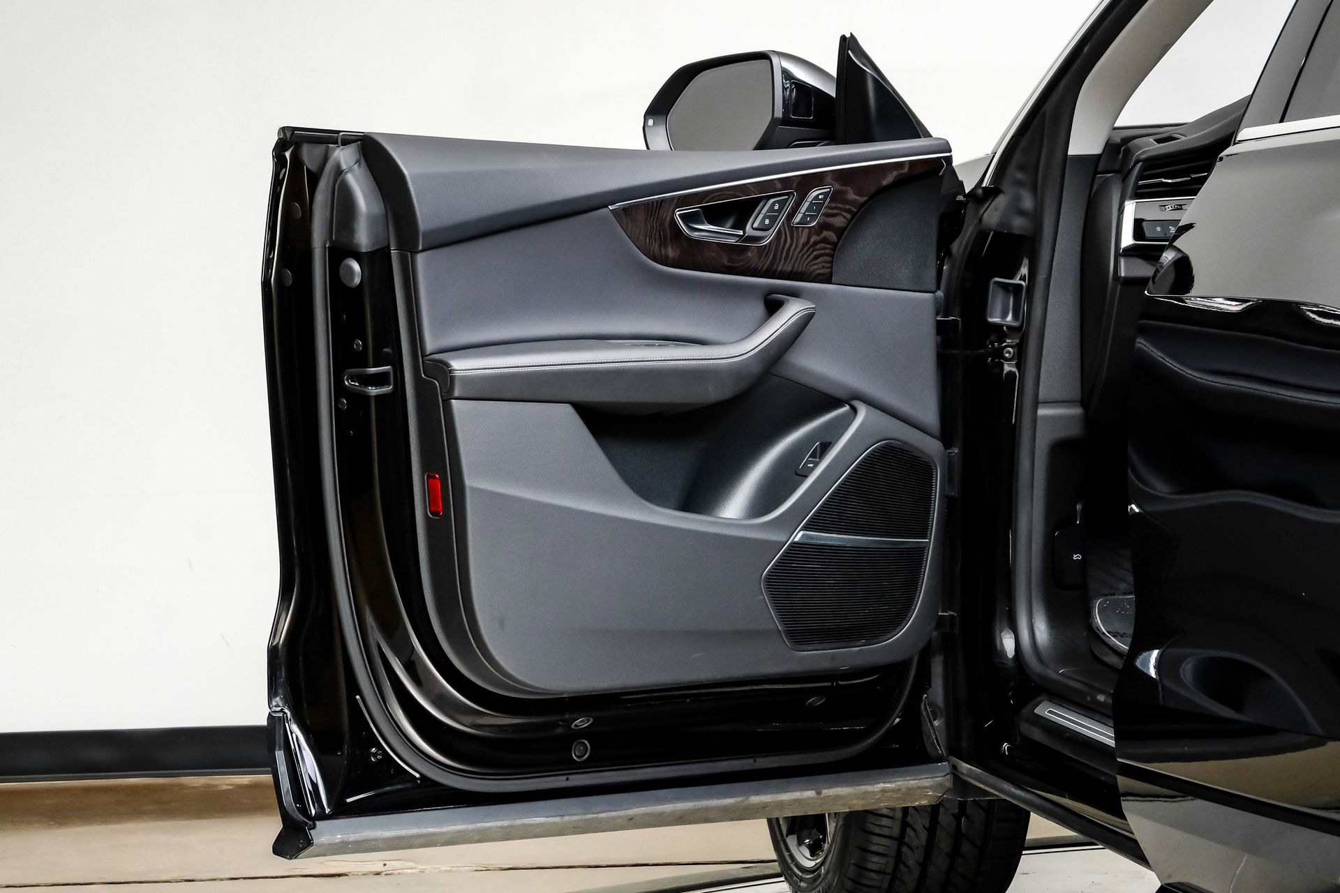 Used 2023 Audi Q8 Premium Plus w/ Premium Plus Package image 45