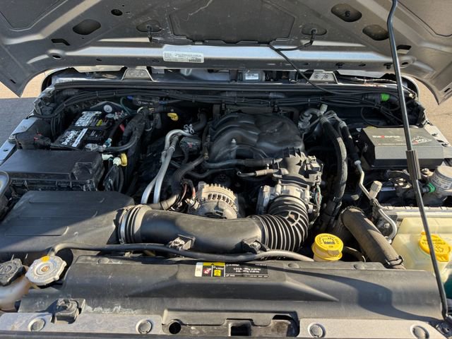 Used 2017 Jeep Wrangler Unlimited Rubicon w/ Connectivity Group image 16