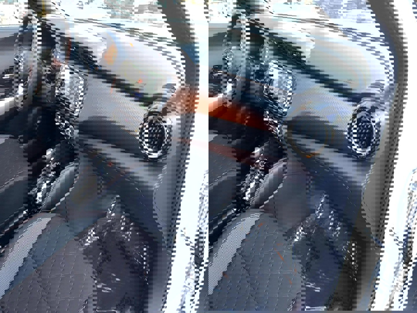 Used 2018 Nissan Kicks SV image 21