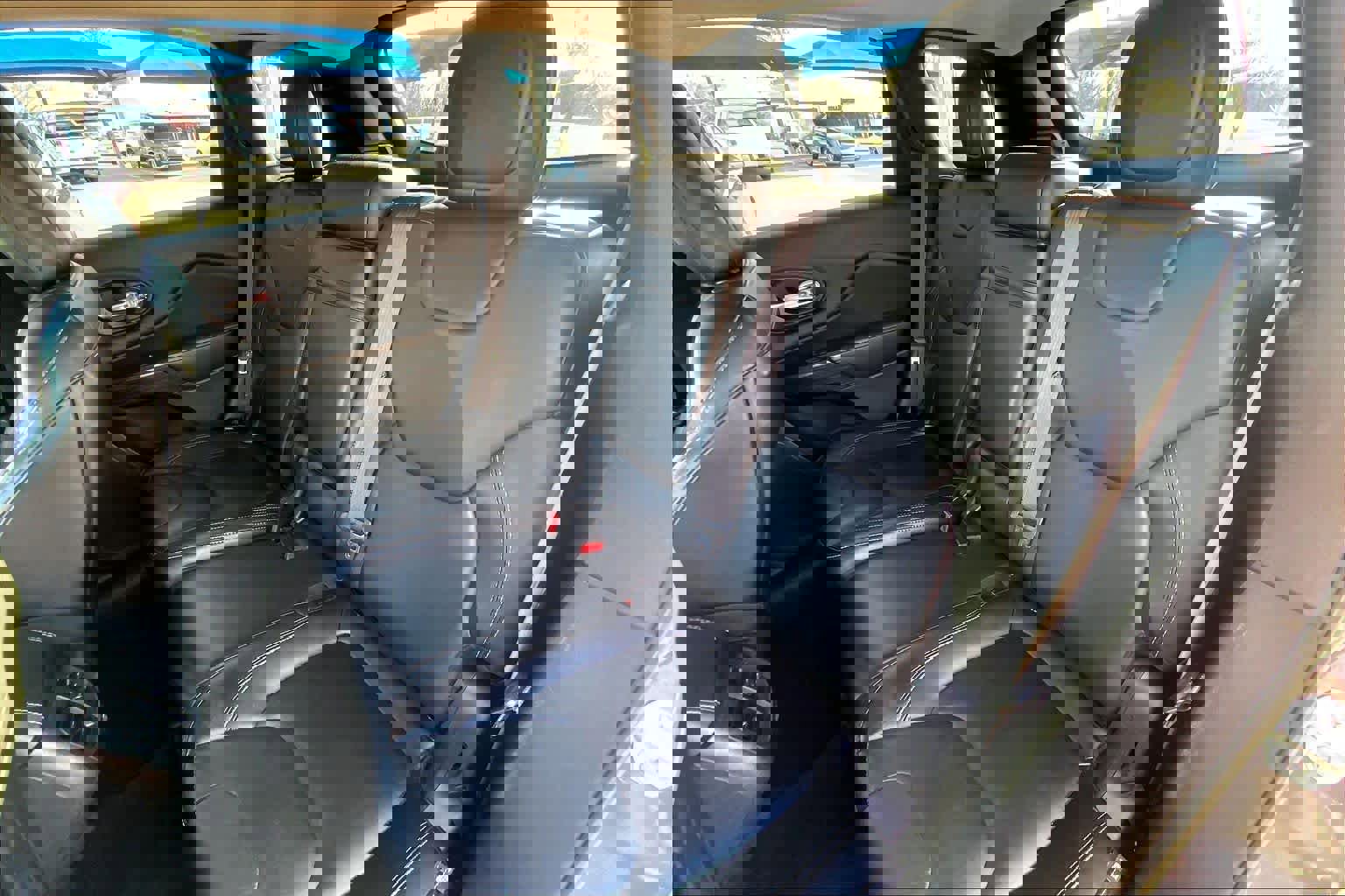 Used 2017 Jeep Cherokee Limited image 21