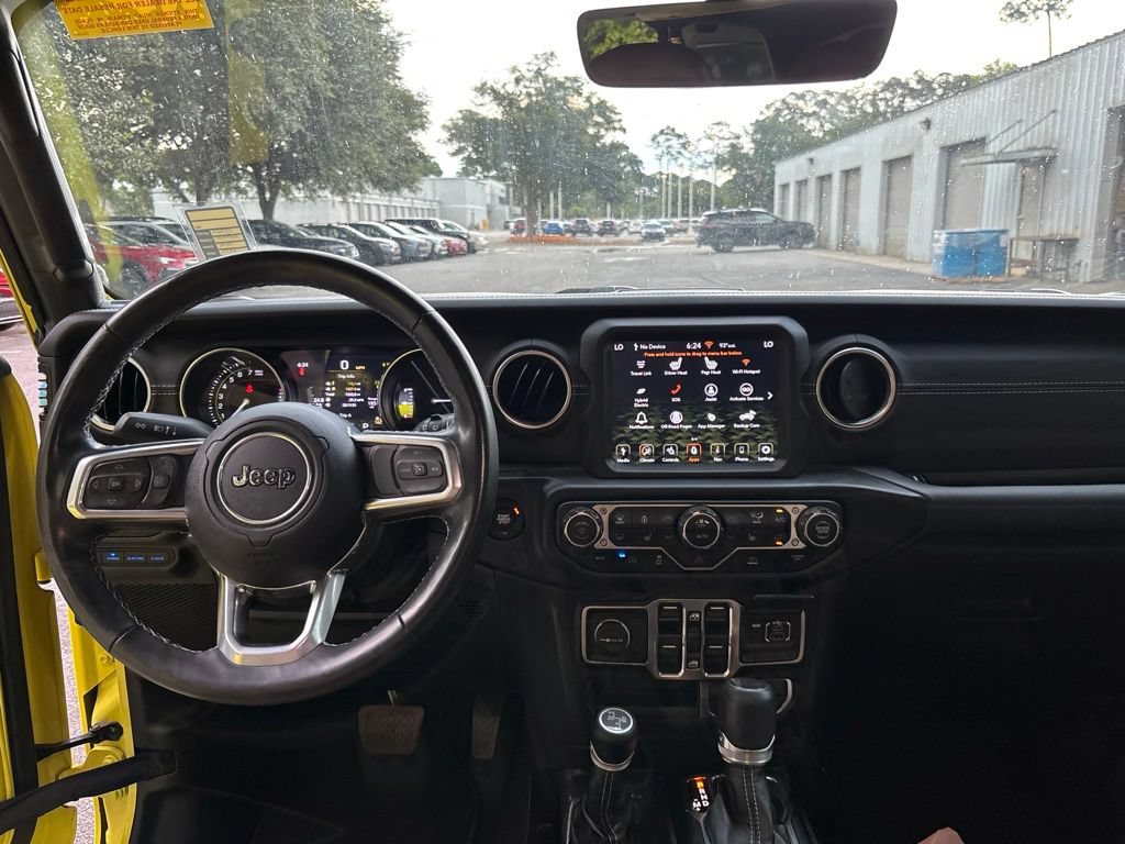 Used 2022 Jeep Wrangler Unlimited Sahara w/ Cold Weather Group AWD/4WD image 11