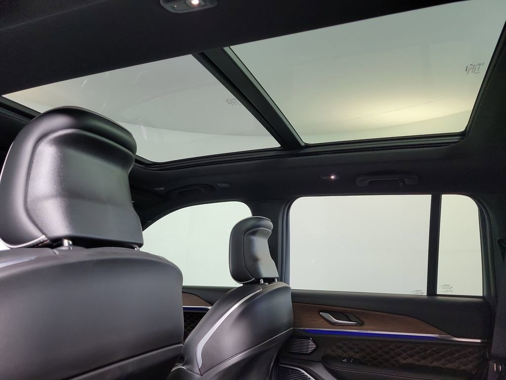 Used 2025 Jeep Grand Cherokee Summit w/ Obsidian Package image 23