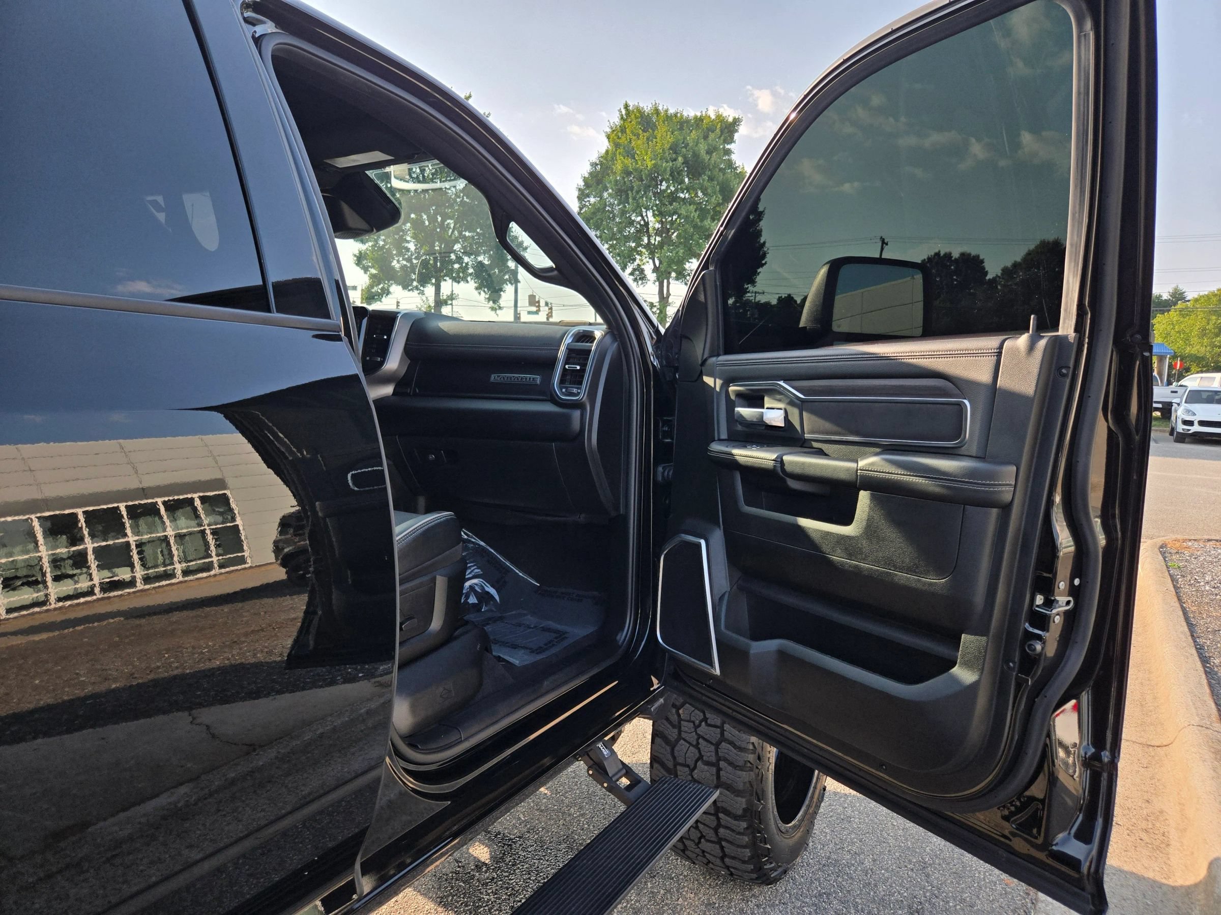 Used 2025 RAM 2500 Laramie w/ Night Edition AWD/4WD image 22