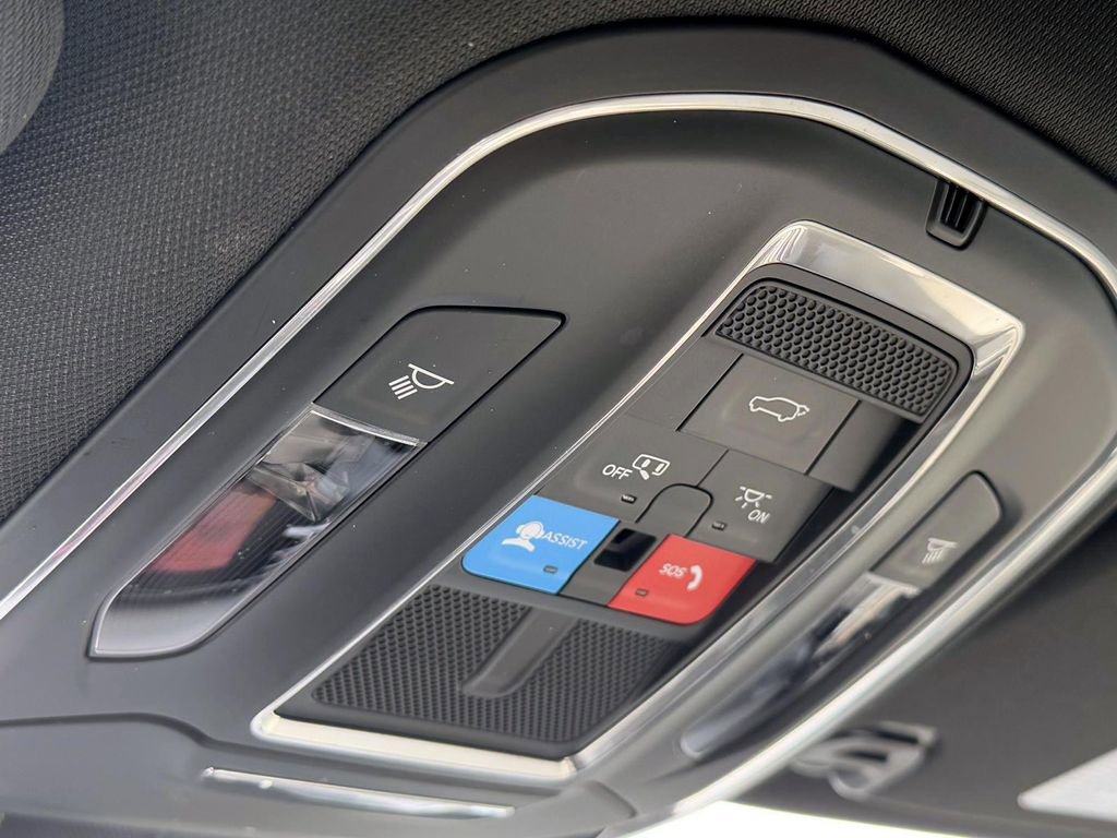 Certified 2025 Jeep Wagoneer 4WD image 30