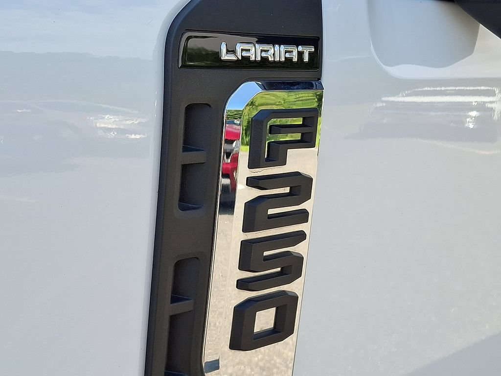 Used 2025 Ford F250 Lariat AWD/4WD image 35