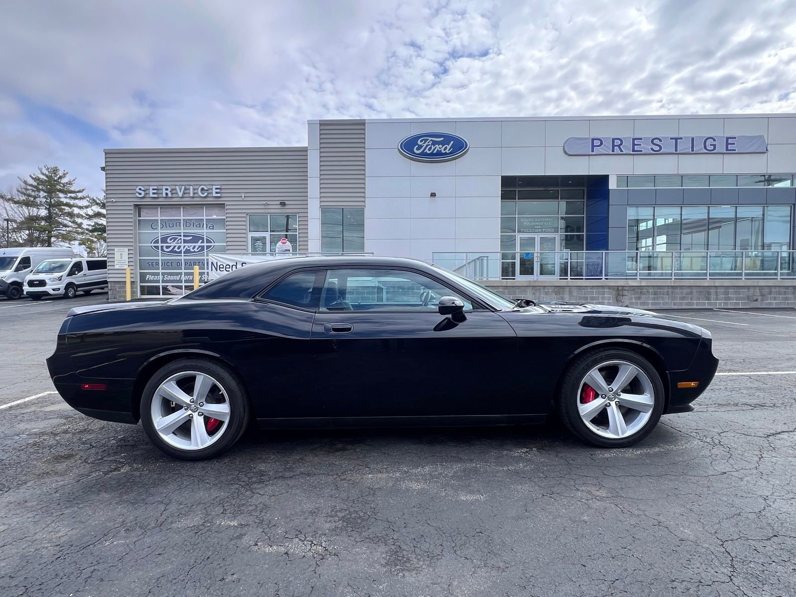 Used 2009 Dodge Challenger SRT8 w/ SRT Option Group II RWD image 8