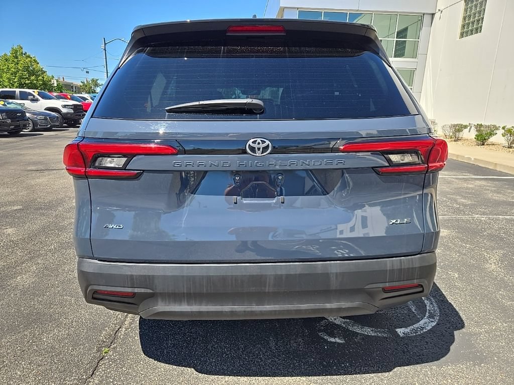 Used 2024 Toyota Grand Highlander AWD image 7