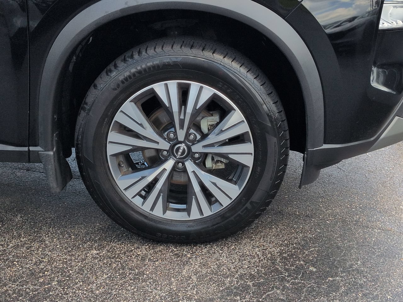 Used 2022 Nissan Rogue SV FWD image 11