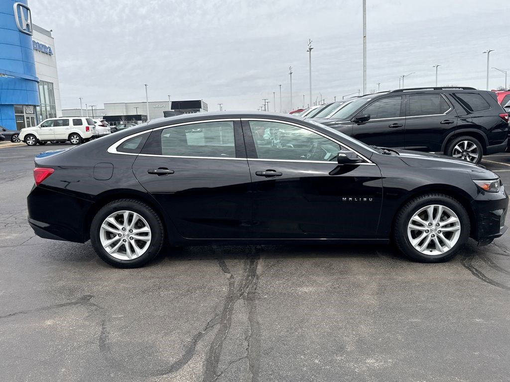 Used 2017 Chevrolet Malibu LT image 12