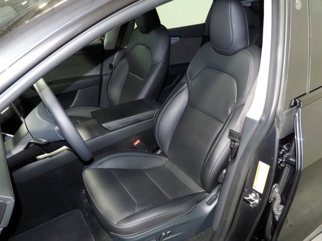 Used 2026 Tesla Model Y Long Range AWD/4WD image 15