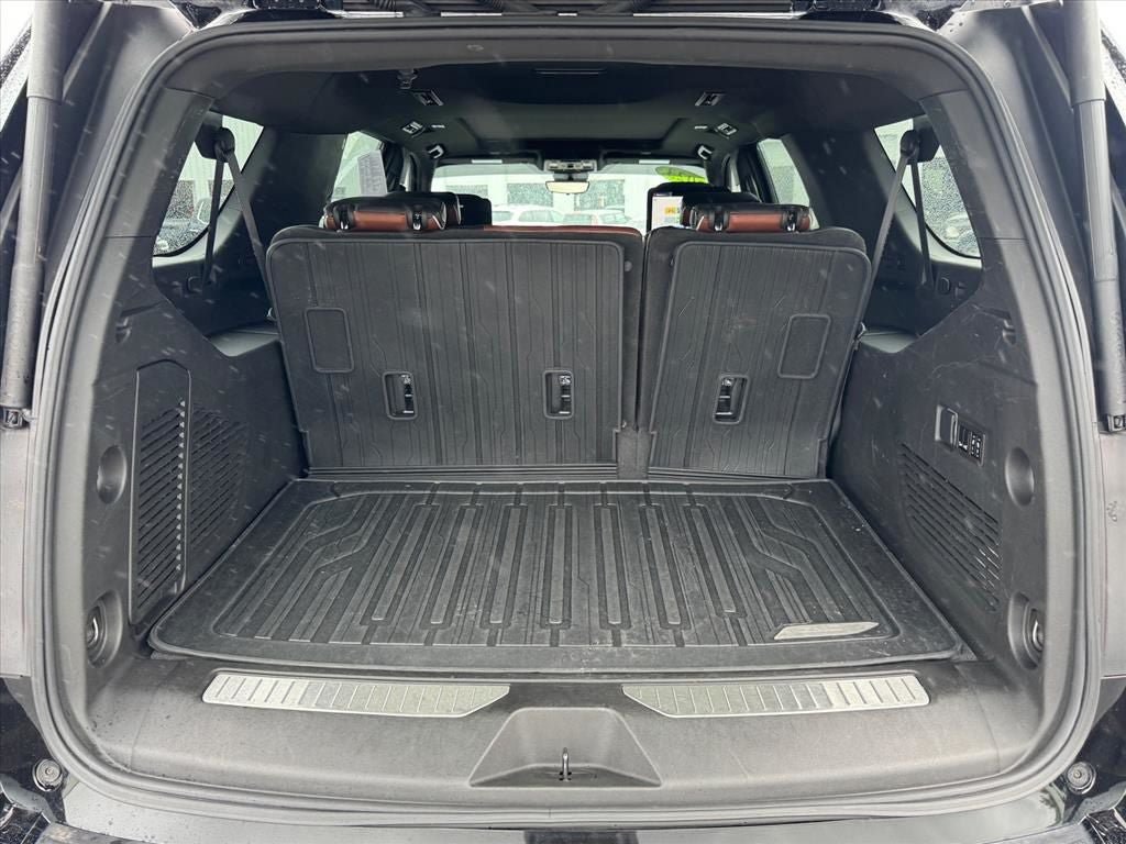 Used 2023 GMC Yukon XL Denali Ultimate w/ LPO, Floor Liner Package AWD/4WD image 20
