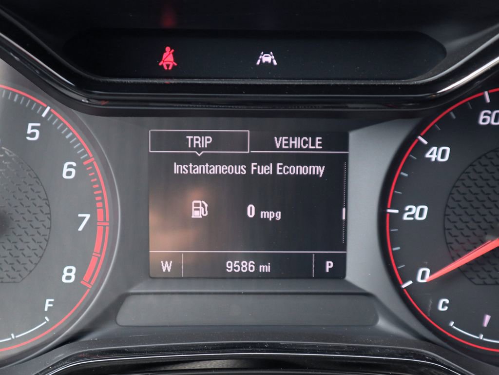 Used 2025 Chevrolet Trax RS w/ Sunroof Package image 24