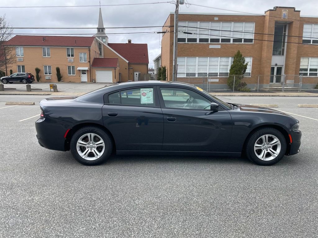 Used 2019 Dodge Charger SXT image 4