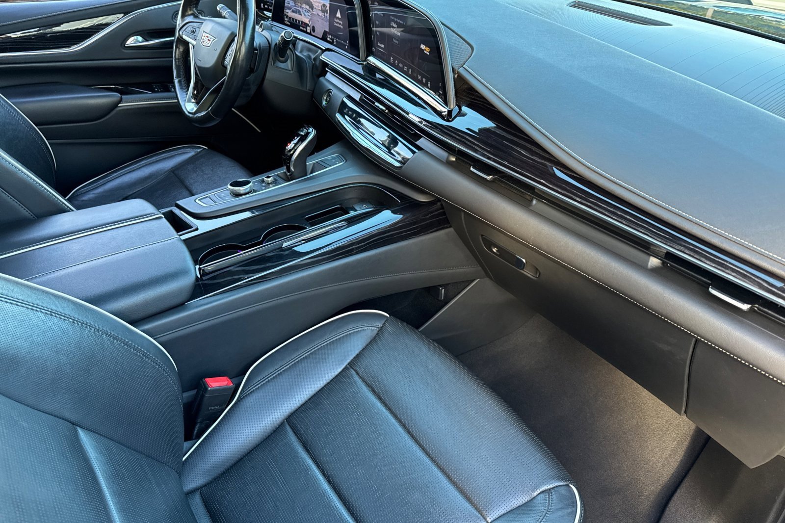 Used 2021 Cadillac Escalade ESV Sport w/ Driver Assist Tech Package image 15