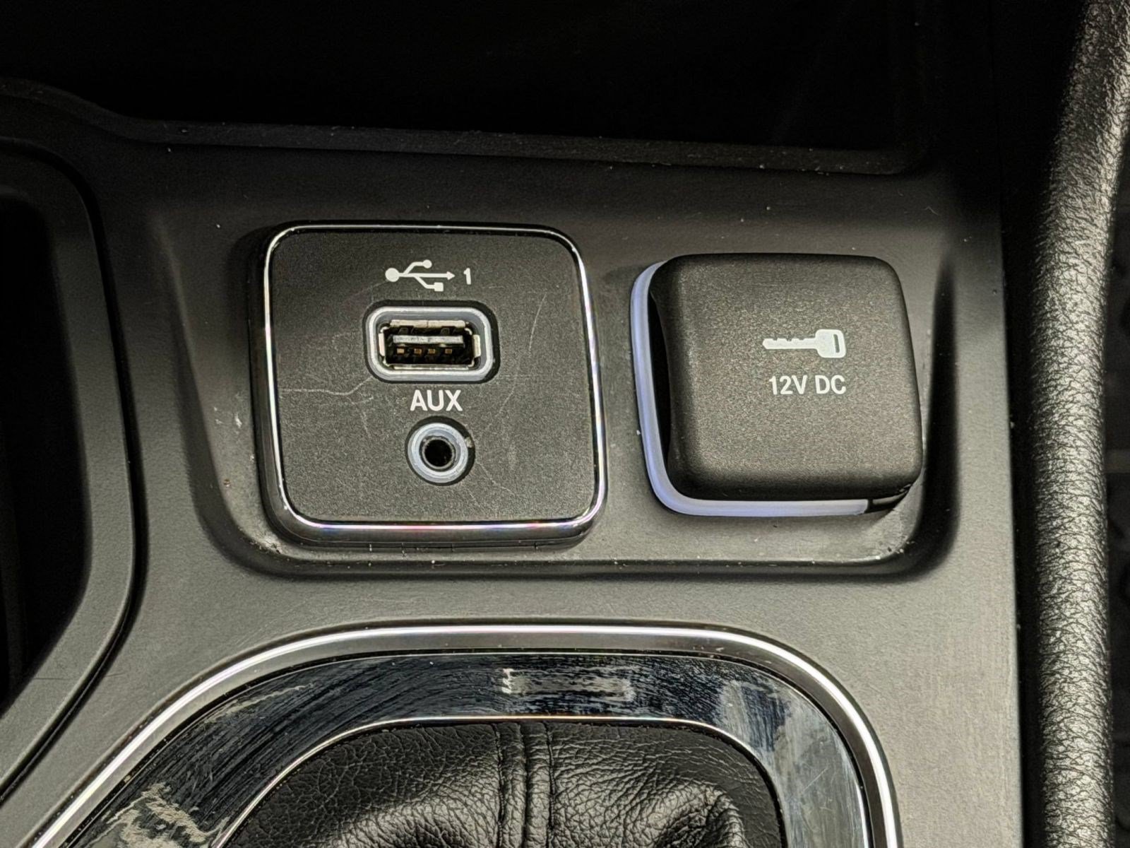 Used 2020 Jeep Cherokee Latitude Plus FWD image 28