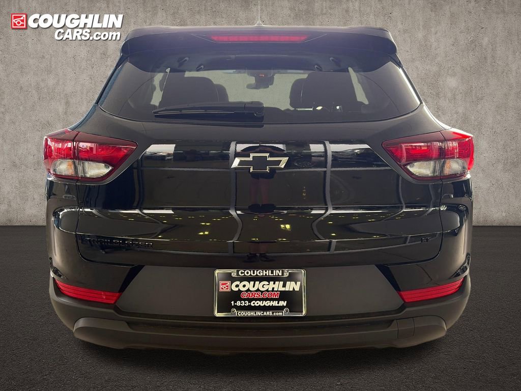 New 2026 Chevrolet TrailBlazer LT w/ Midnight Edition FWD image 4