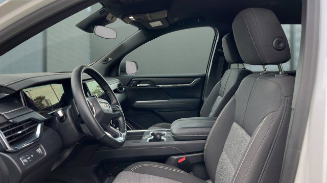 Used 2025 GMC Acadia Elevation image 6