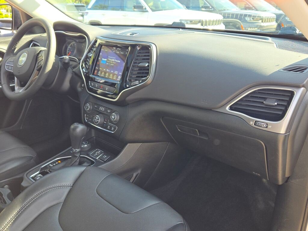 Used 2022 Jeep Cherokee Limited w/ Mopar Interior Package image 7