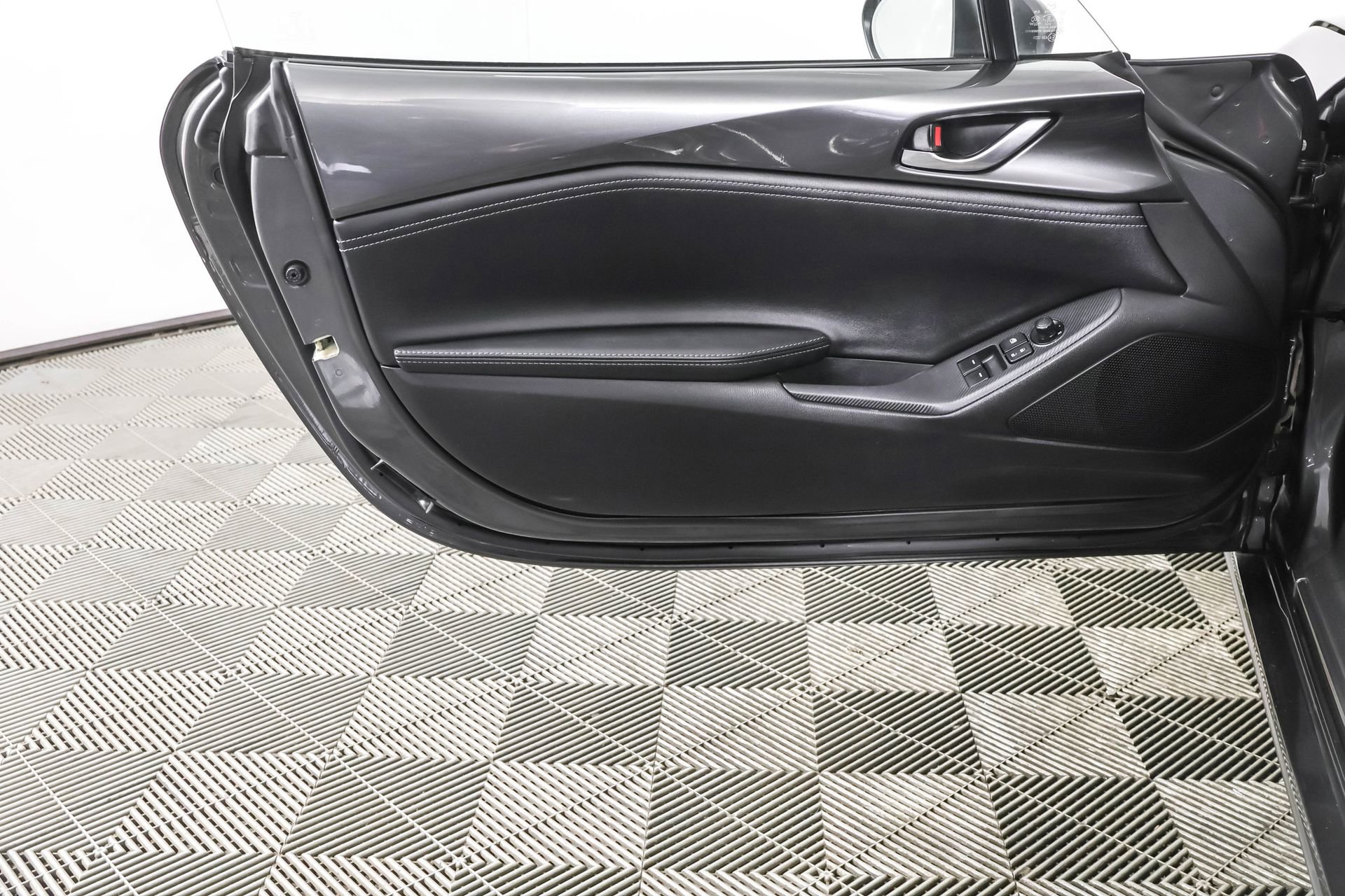 Used 2022 MAZDA MX-5 Miata RF Grand Touring image 34