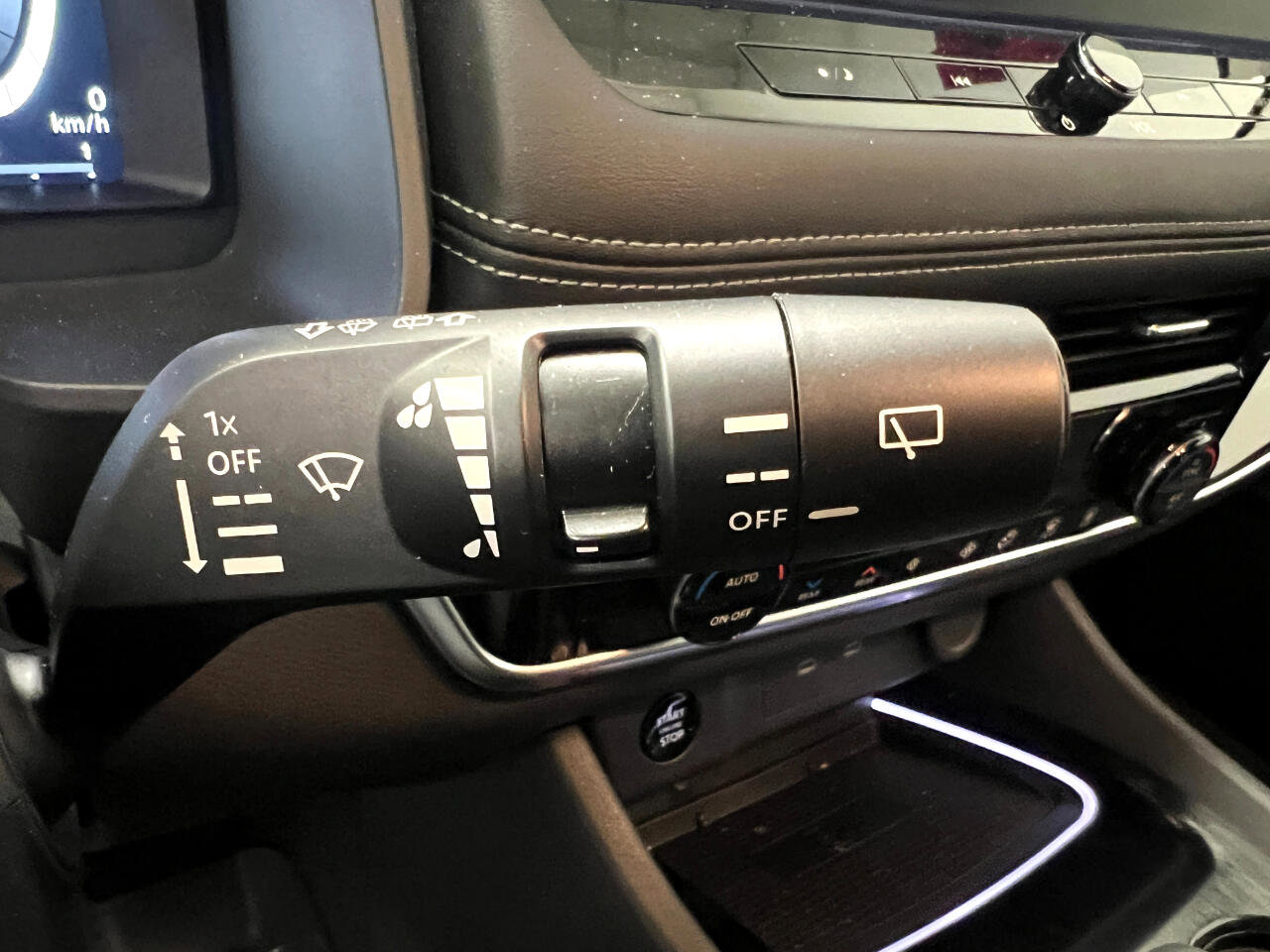 Used 2024 Nissan Rogue SL w/ SL Premium Package image 31