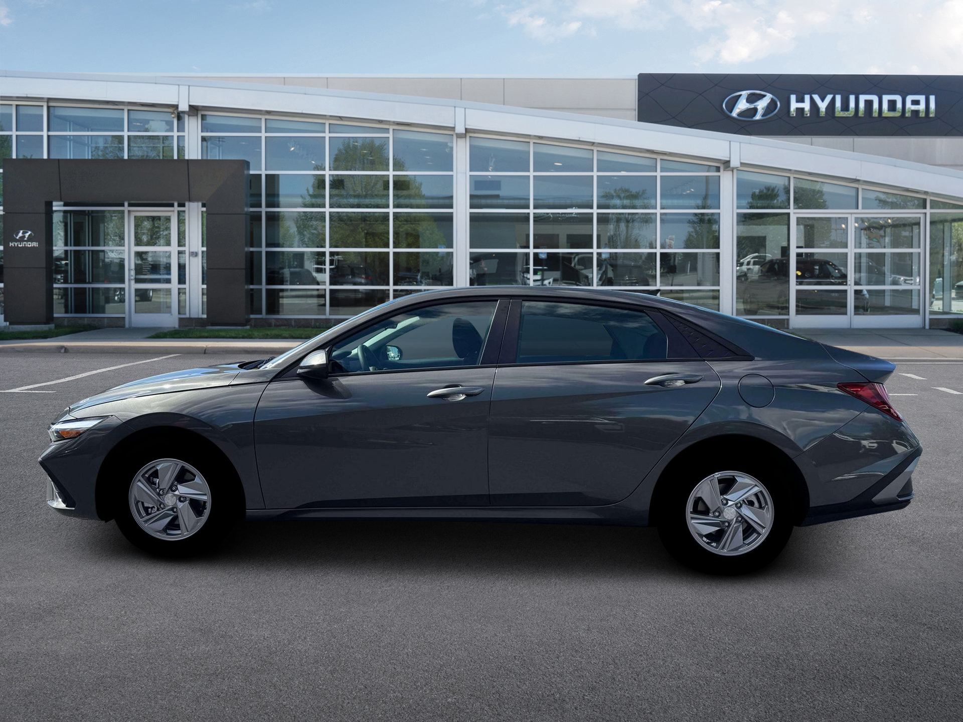 New 2026 Hyundai Elantra SE FWD image 3