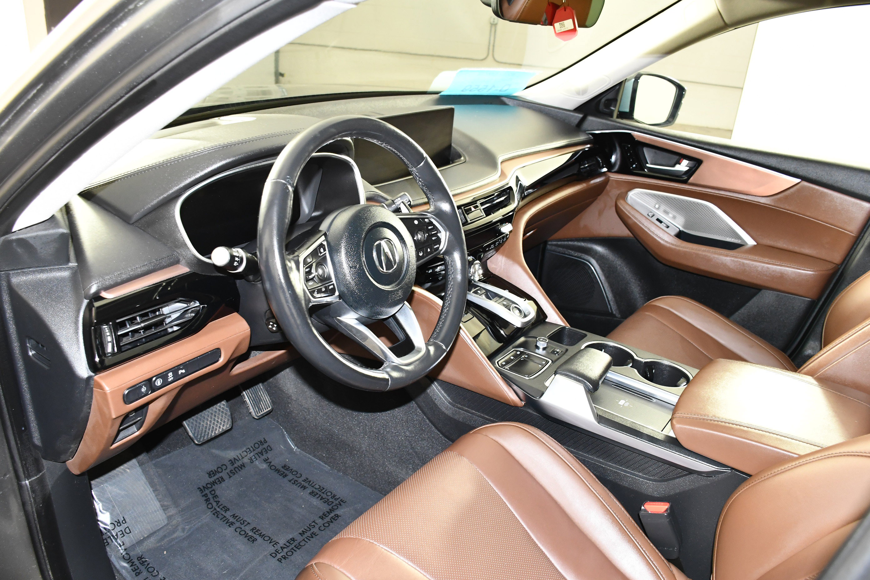 Certified 2024 Acura MDX SH-AWD w/ Technology Package image 2