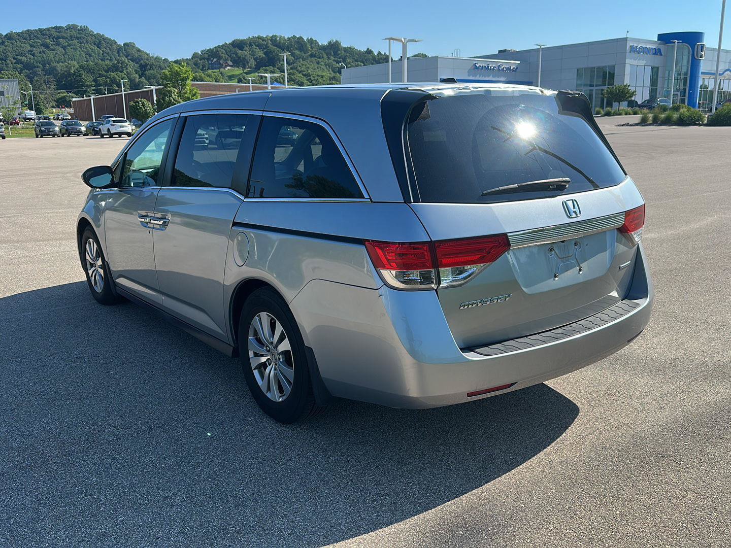 Used 2016 Honda Odyssey SE image 5
