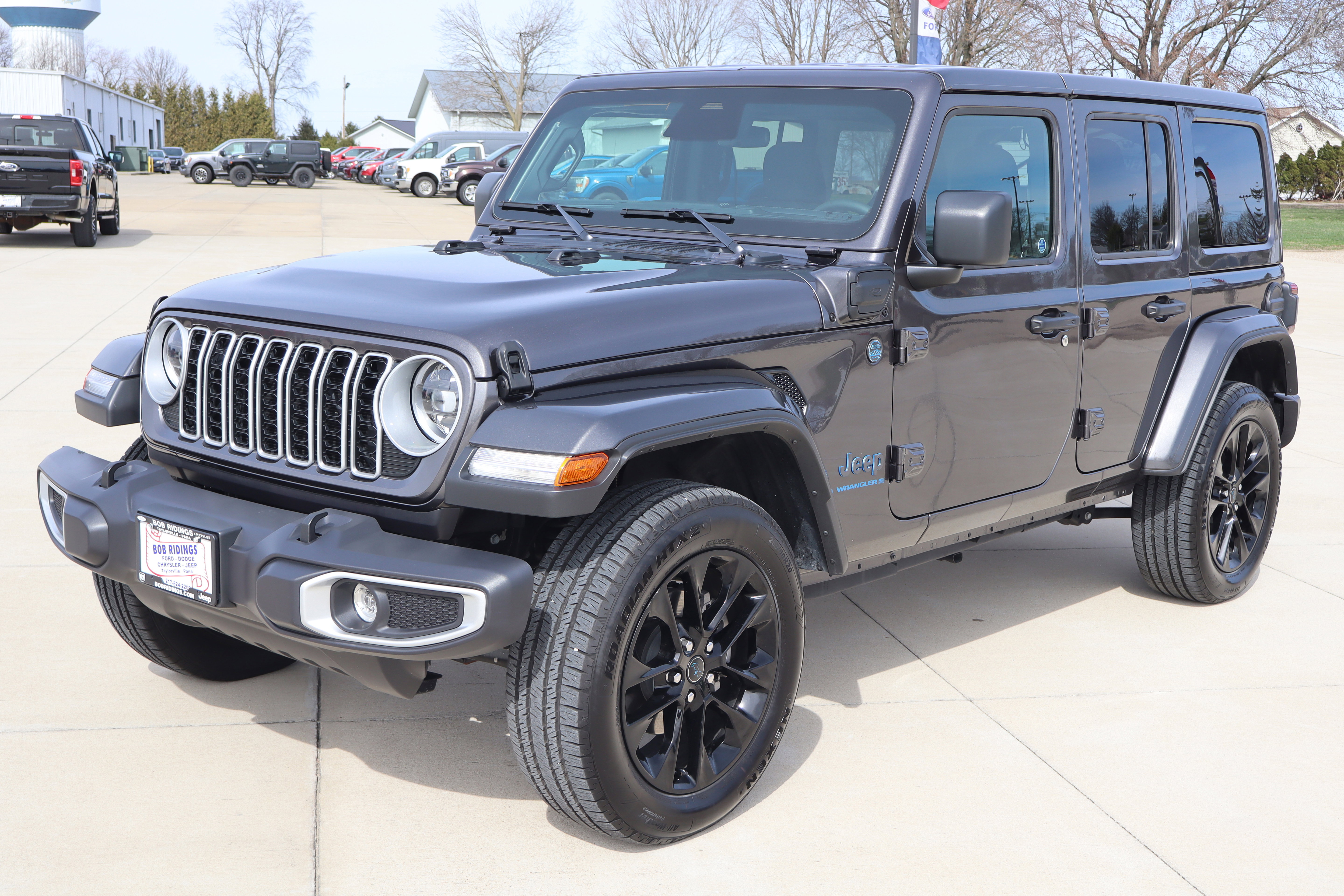 Used 2025 Jeep Wrangler Sahara w/ Safety Group image 2