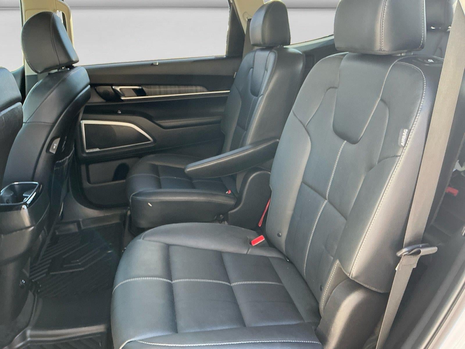 Used 2025 Kia Telluride SX w/ SX Captain's Chair Package AWD/4WD image 14