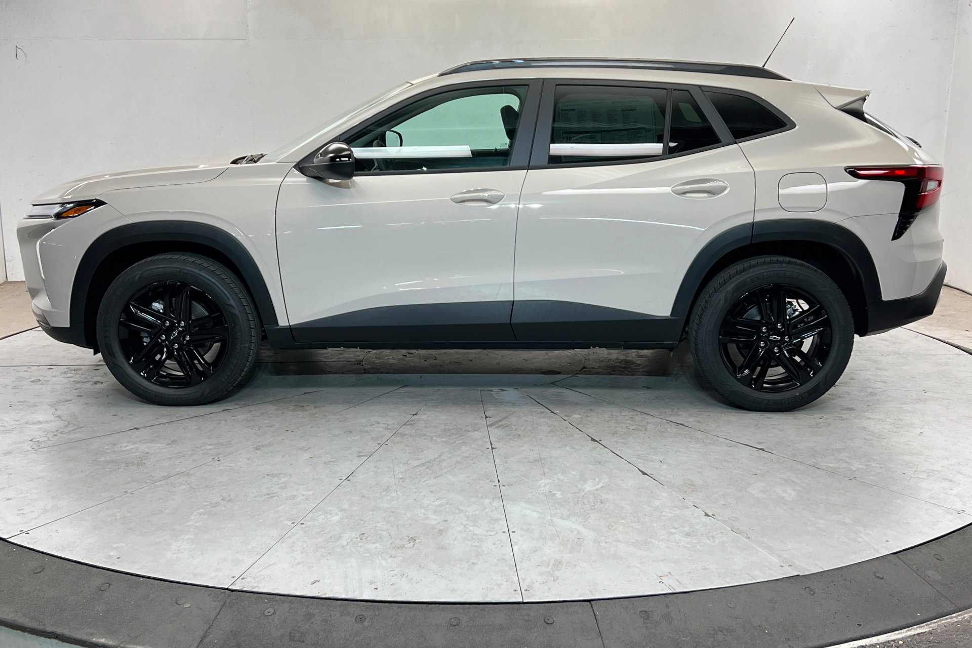 New 2026 Chevrolet Trax ACTIV w/ Driver Confidence Package image 2