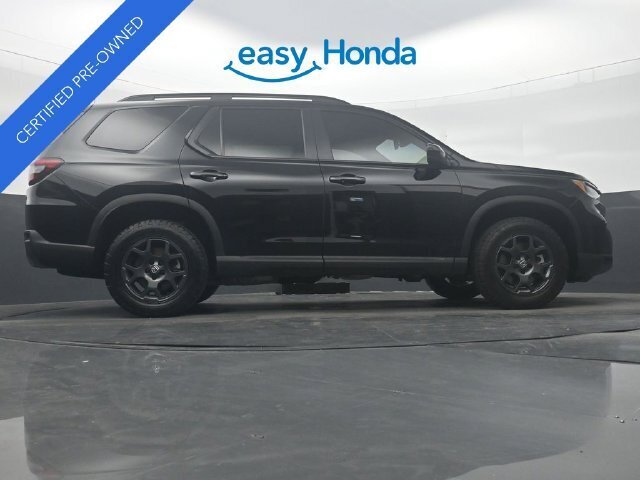 Used 2025 Honda Pilot TrailSport image 39