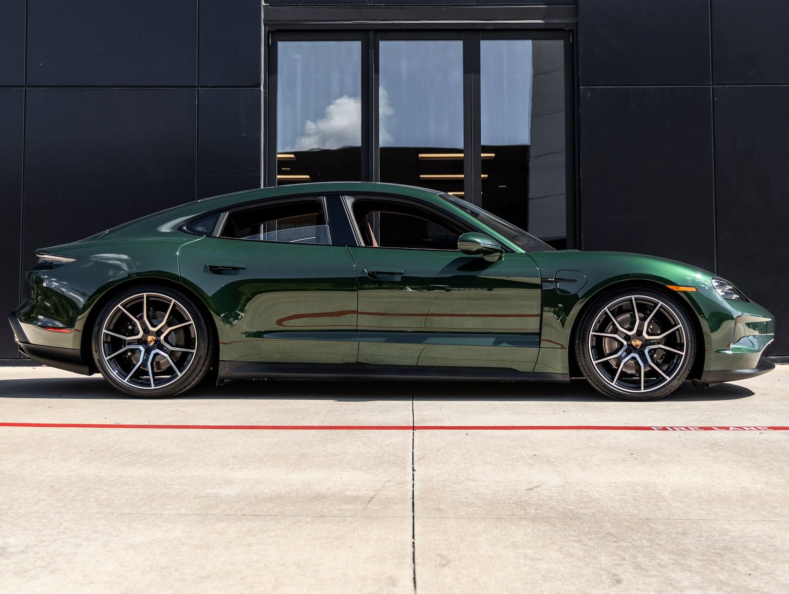 New 2026 Porsche Taycan AWD/4WD image 12