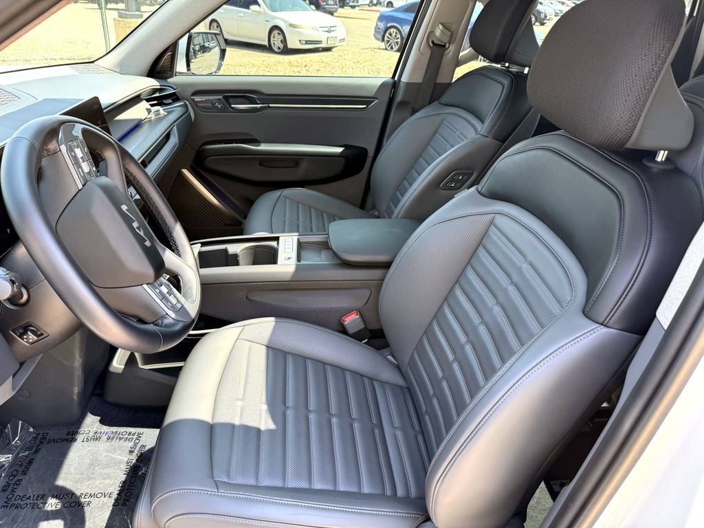 Used 2024 Kia EV9 Land AWD/4WD image 16