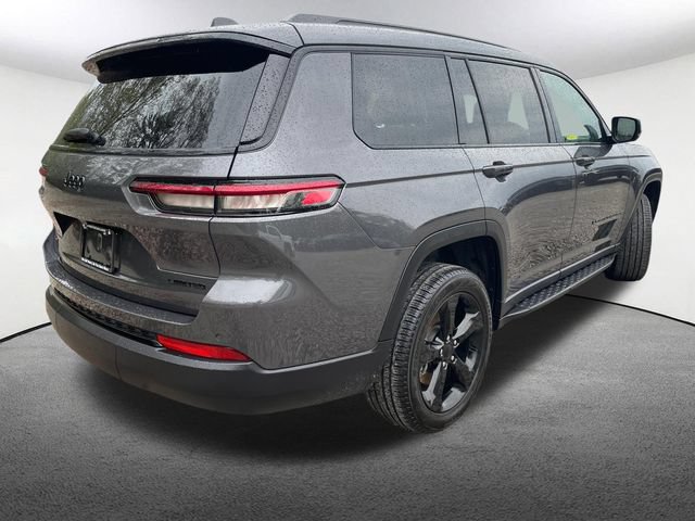 Used 2025 Jeep Grand Cherokee L Limited w/ Black Appearance Package AWD/4WD image 17