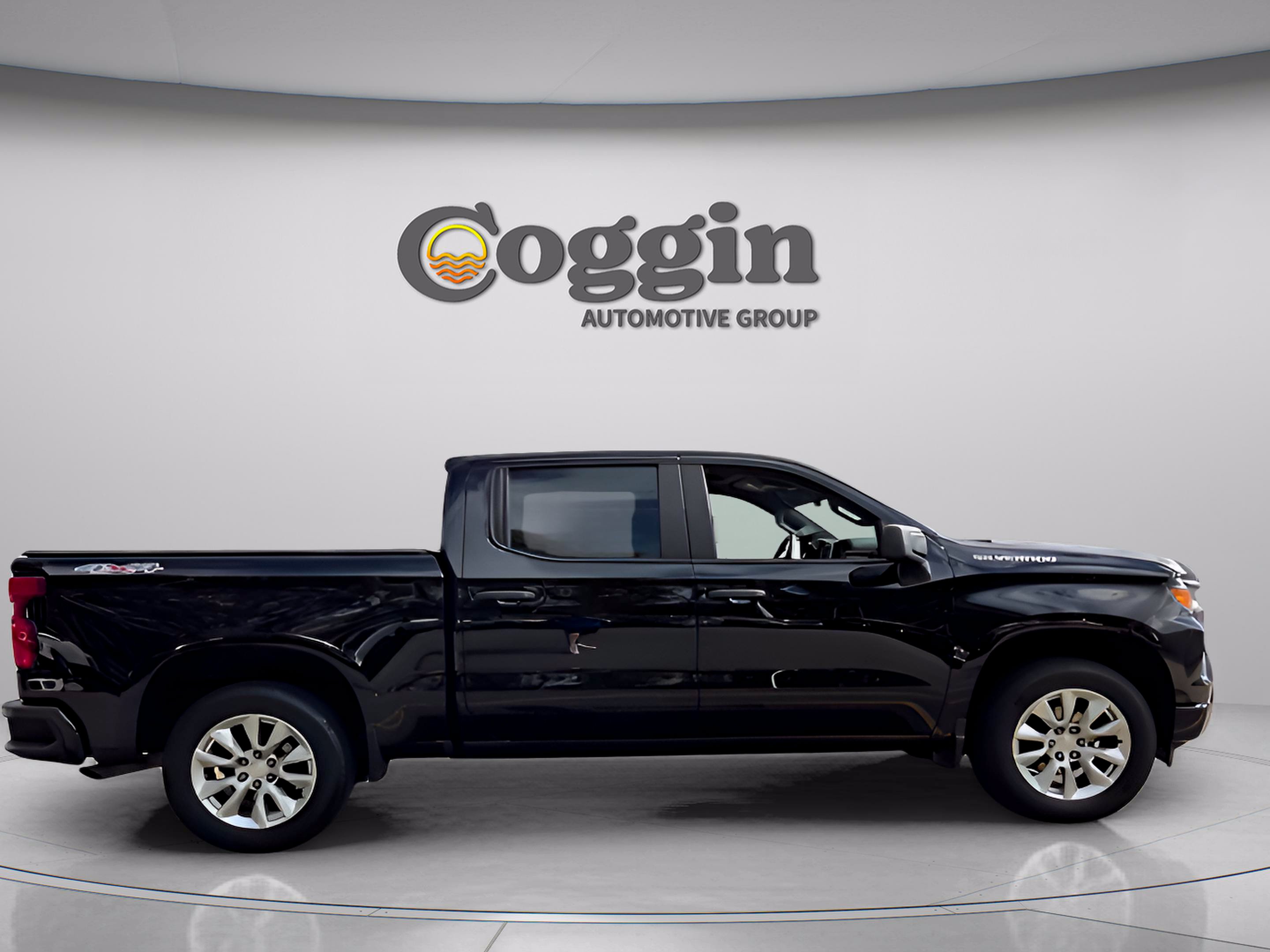 Used 2023 Chevrolet Silverado 1500 Custom AWD/4WD image 6