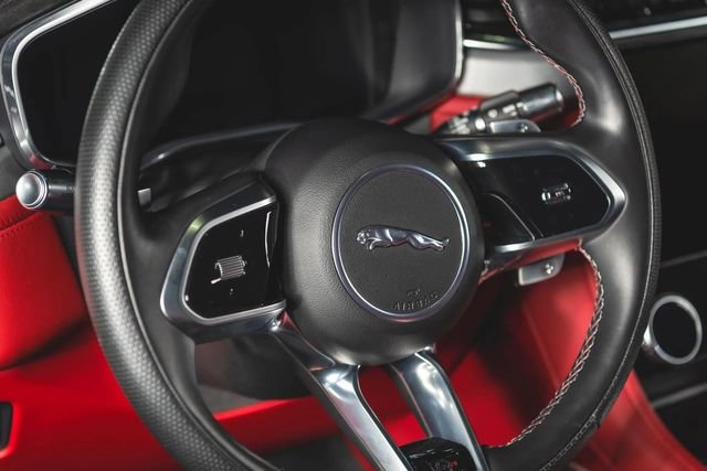 Used 2022 Jaguar F-PACE SVR AWD/4WD image 39