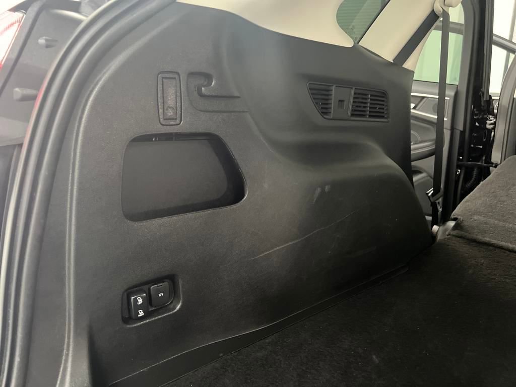 Used 2024 Ford Edge Titanium image 31