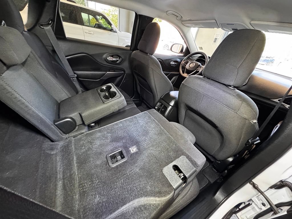 Used 2019 Jeep Cherokee Latitude w/ Popular Appearance Group AWD/4WD image 53