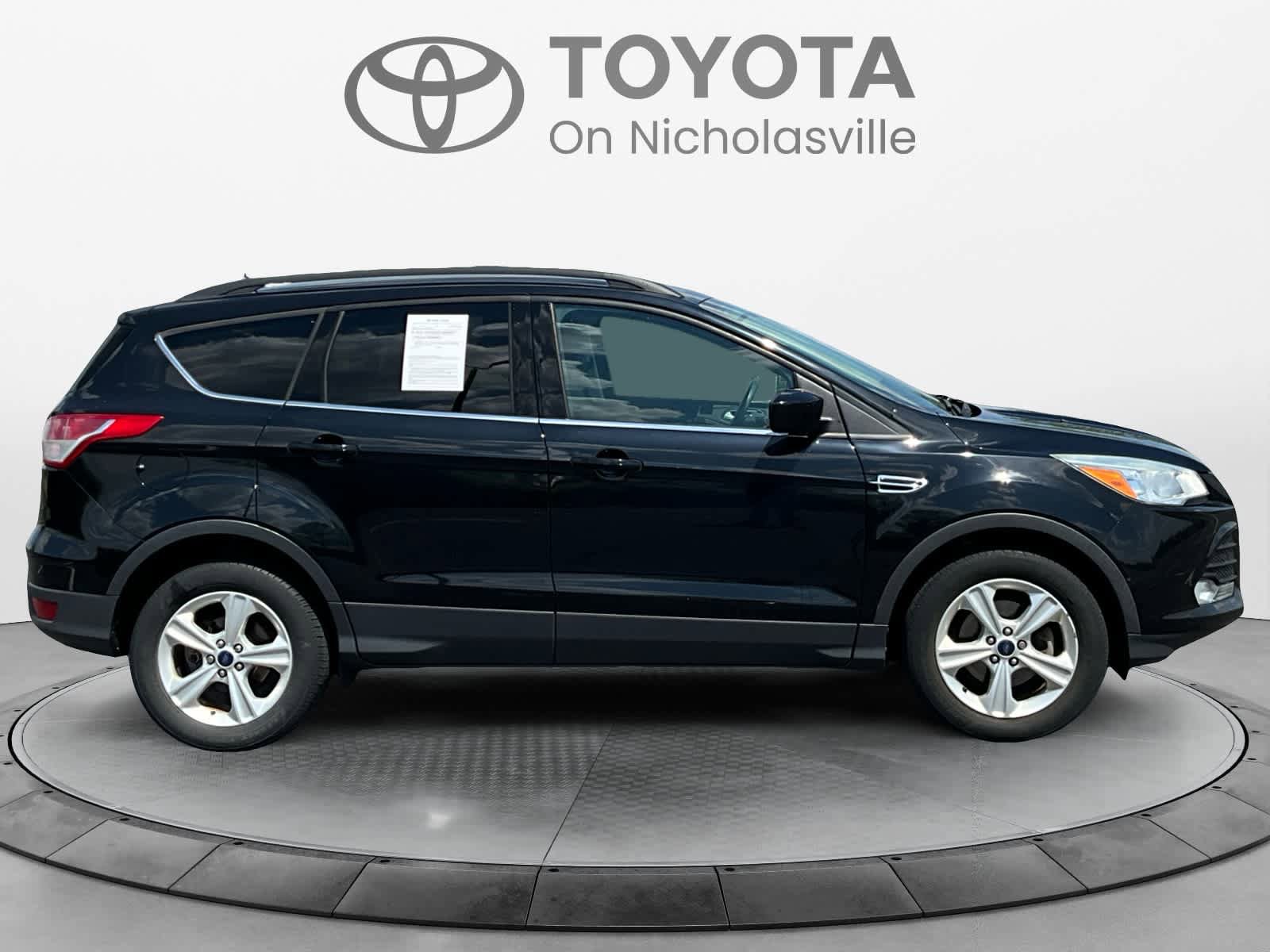 Used 2016 Ford Escape SE w/ Equipment Group 201A FWD image 7
