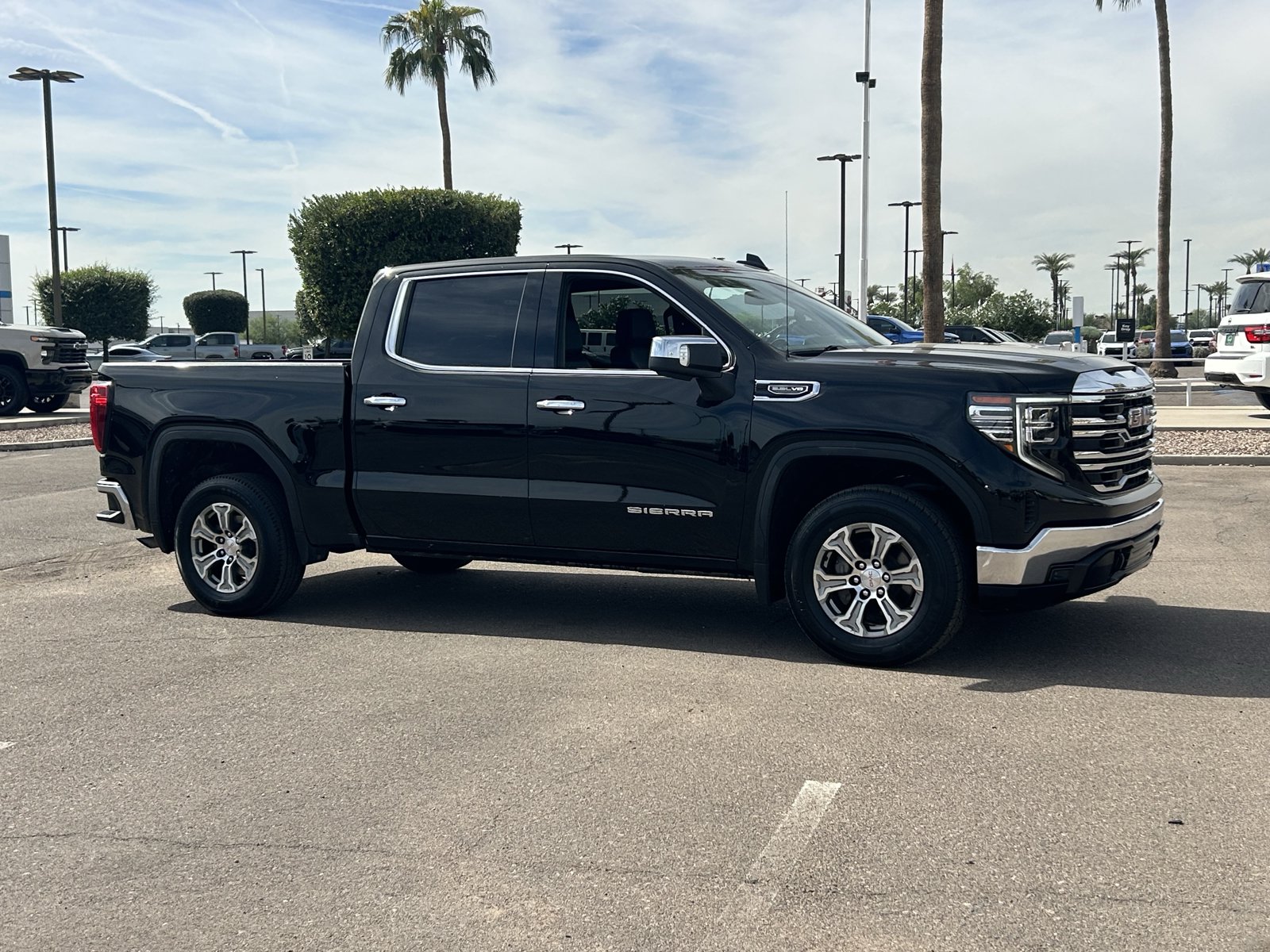 Certified 2025 GMC Sierra 1500 SLT RWD image 7