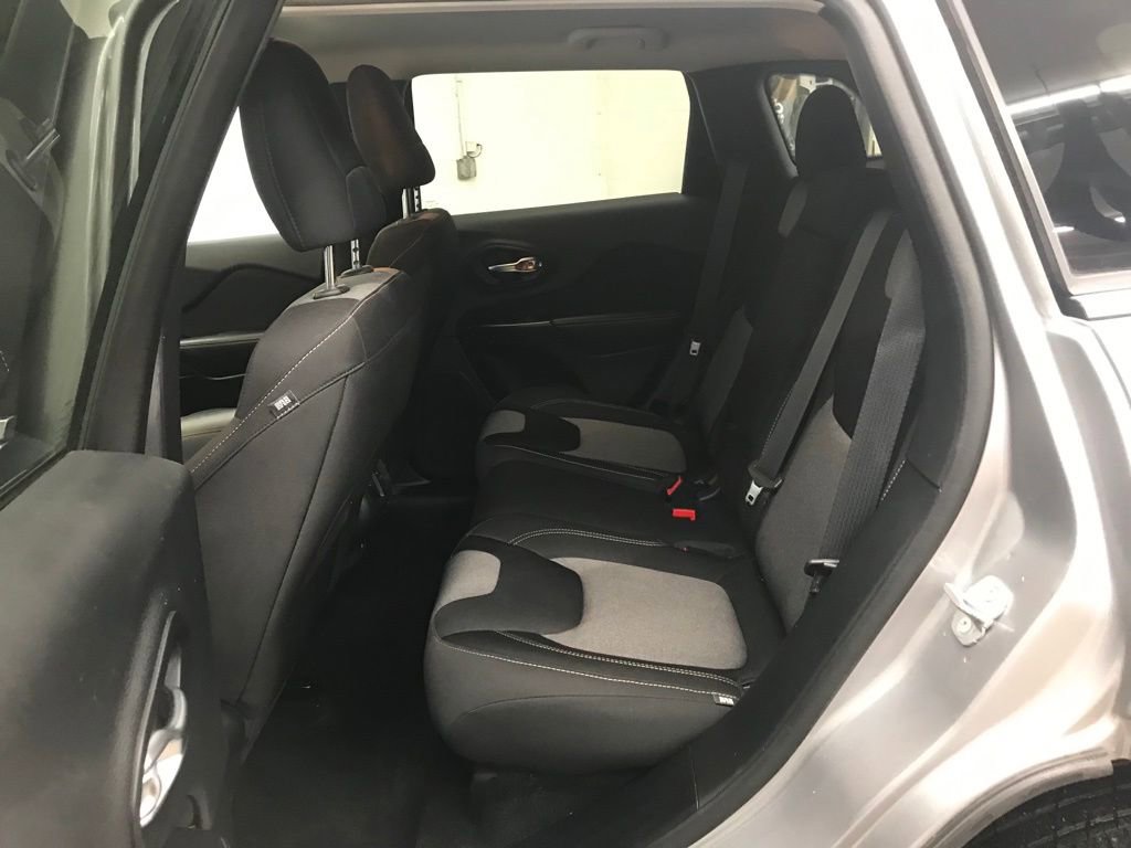 Used 2014 Jeep Cherokee Latitude image 24