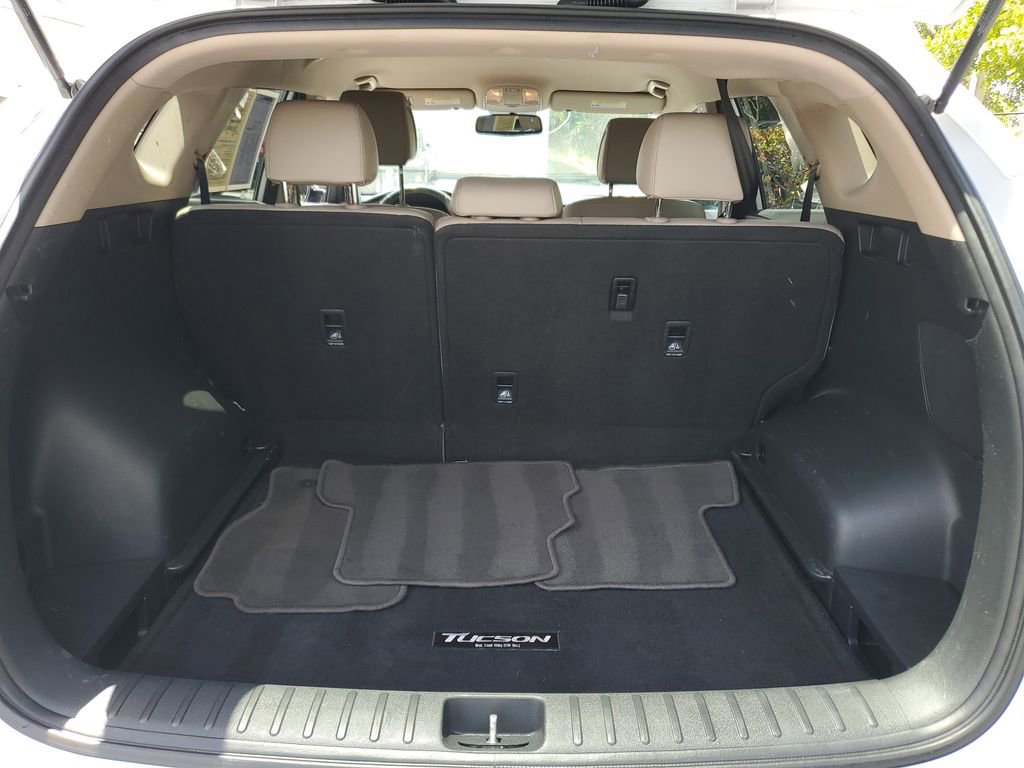 Used 2017 Hyundai Tucson SE Plus w/ Cargo Package FWD image 9