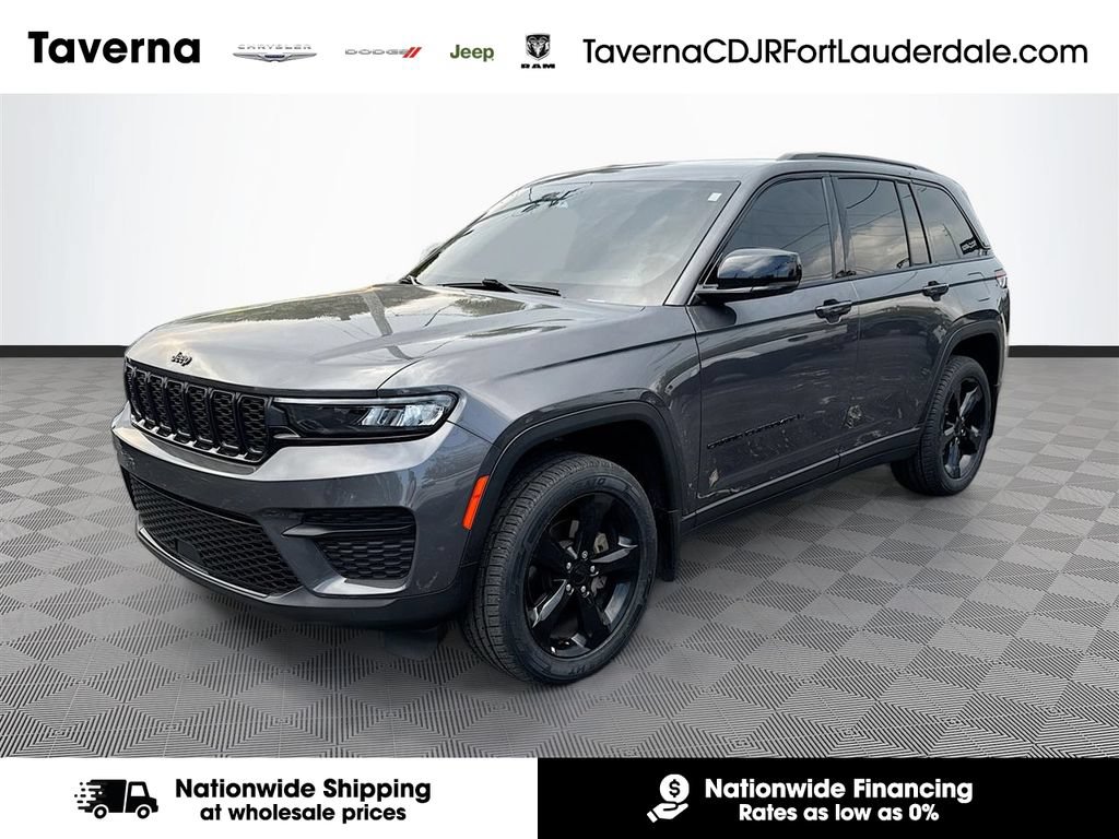 Used 2024 Jeep Grand Cherokee Altitude RWD image 1