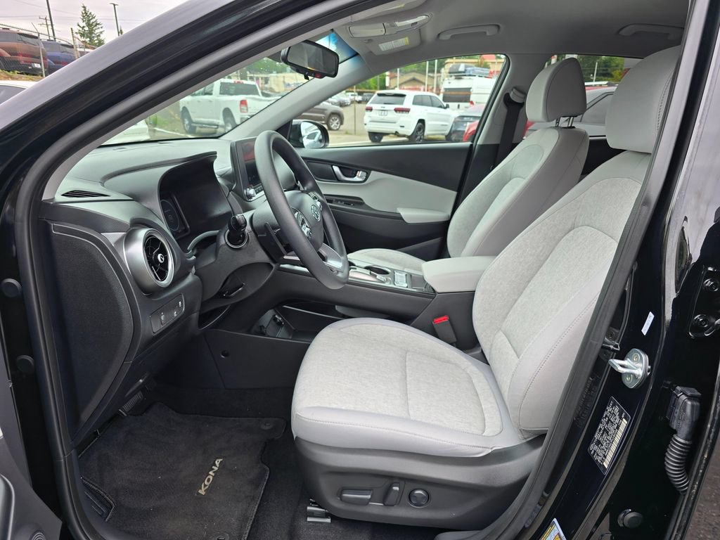 Used 2023 Hyundai Kona SE FWD image 18