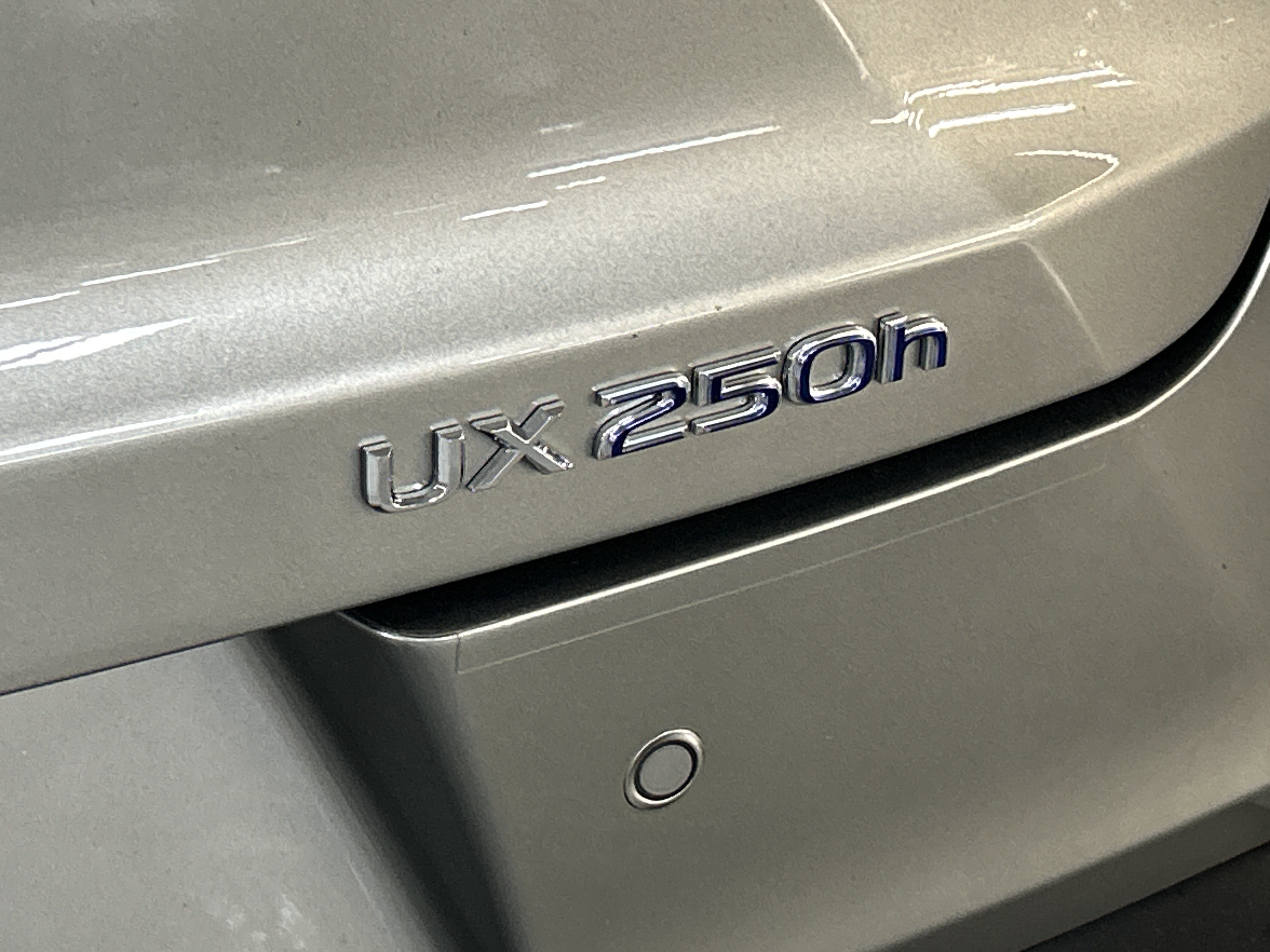 Used 2020 Lexus UX 250h w/ Premium Package AWD/4WD image 33