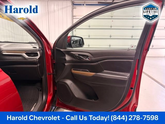 Used 2023 GMC Acadia SLE w/ LPO, Floor Liner Package AWD/4WD image 11