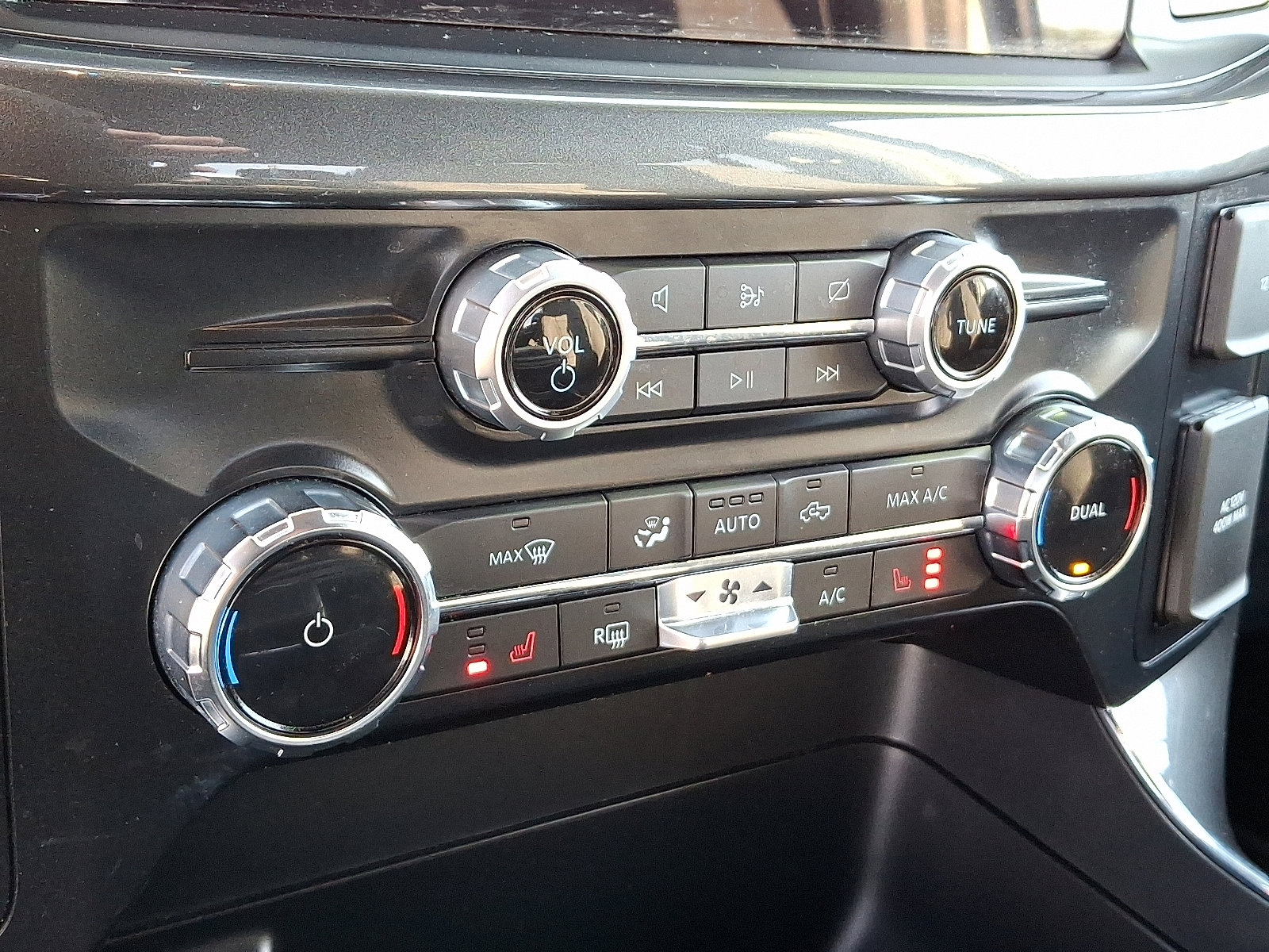 Certified 2022 Ford F150 XLT w/ Equipment Group 302A High image 15