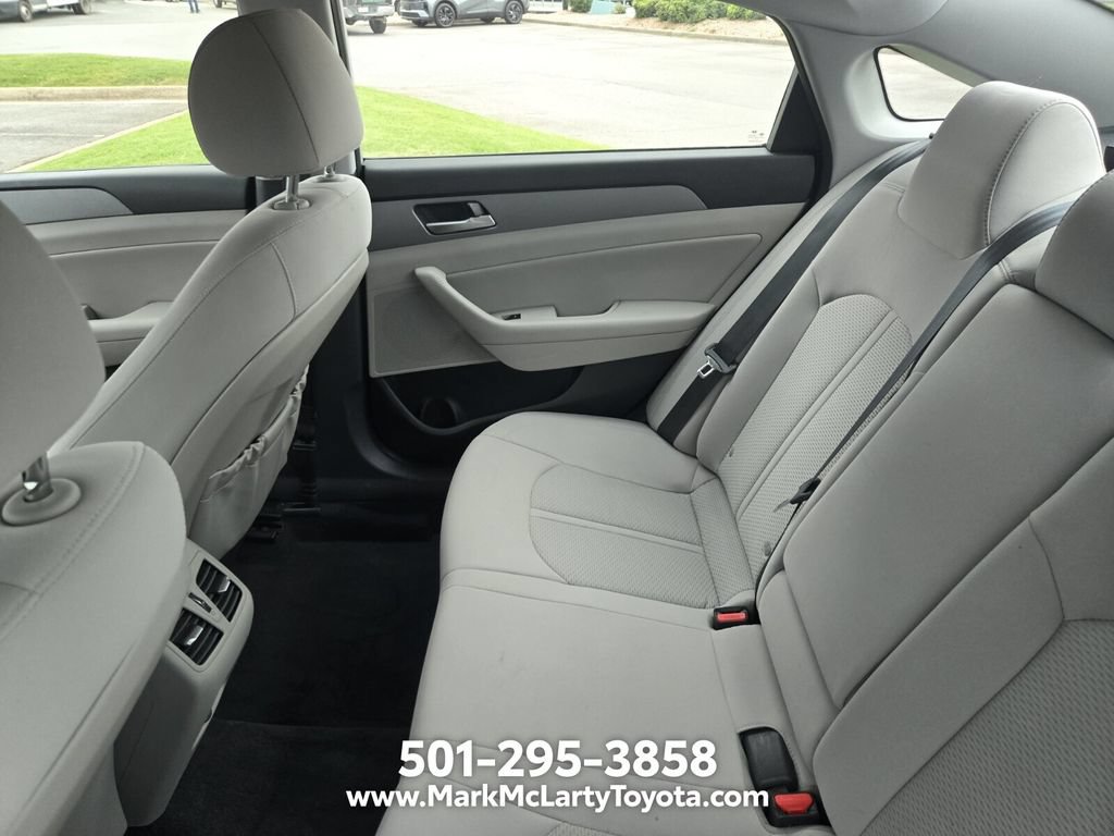 Used 2019 Hyundai Sonata SEL w/ Tech Package 02 FWD image 3