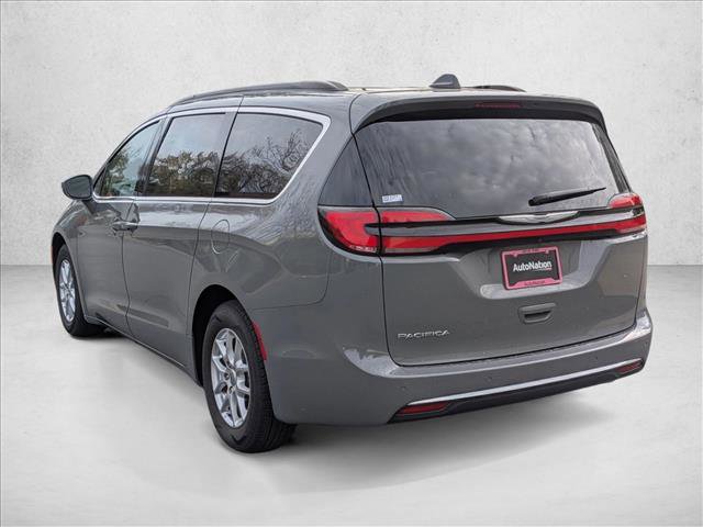 Used 2022 Chrysler Pacifica Touring-L image 8
