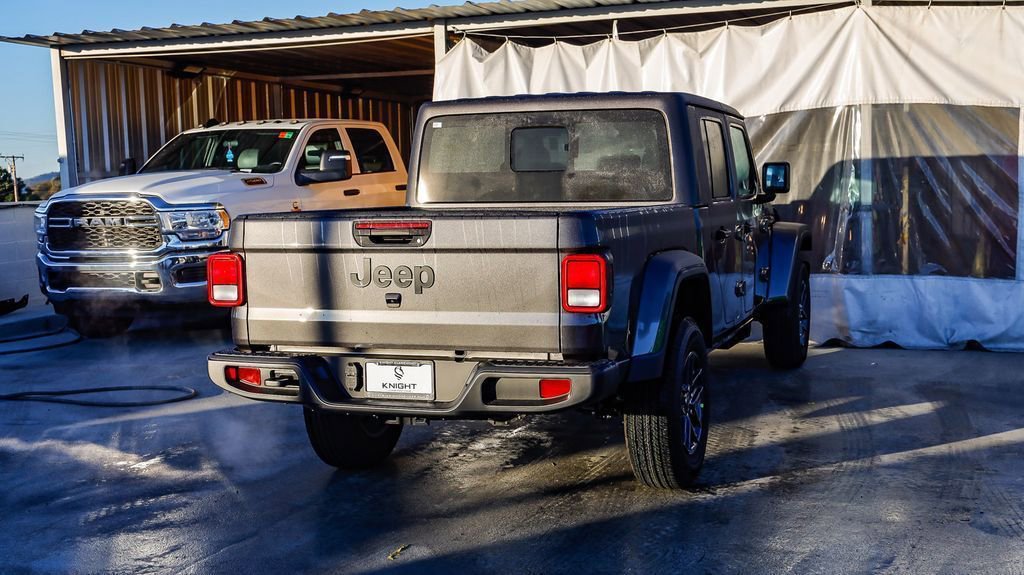 New 2026 Jeep Gladiator Sport image 9